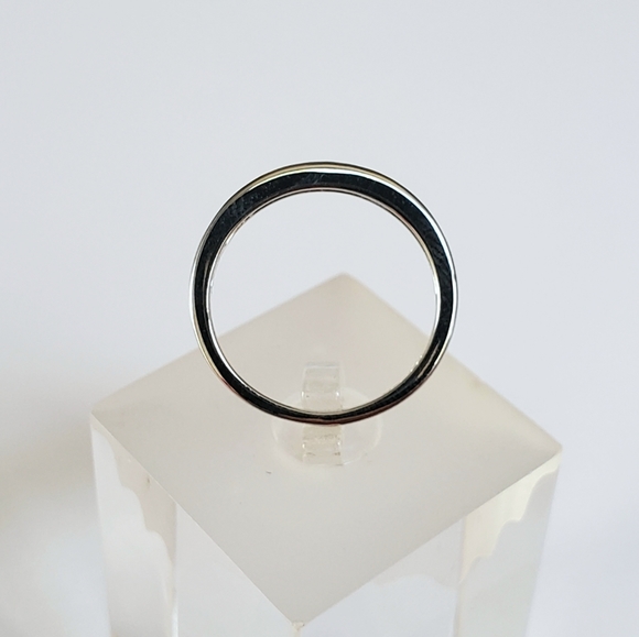 18k Channel Set Band - Picture 4 of 8